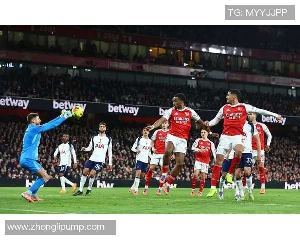 欧联杯激战：多特蒙德逆转阿森纳上演帽子戏法精彩瞬间