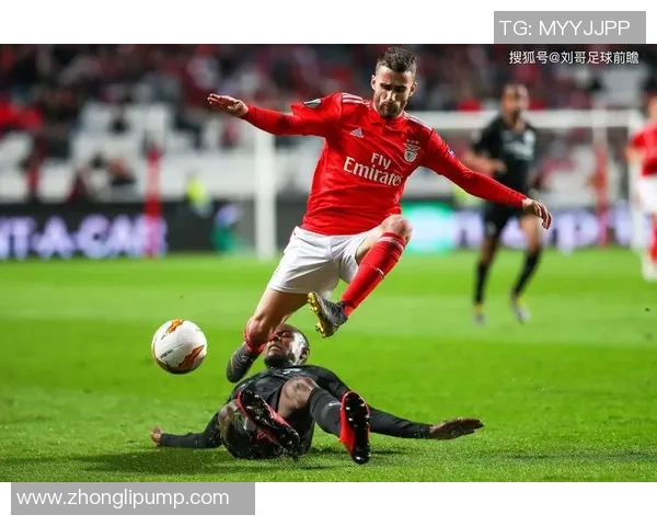 英超经典对决本菲卡与尤文图斯激战成平局引发历史冷门回顾