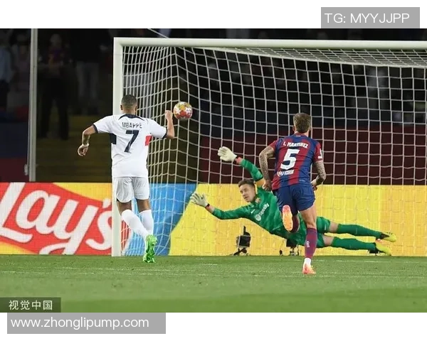 足总杯精彩对决AC米兰强势击败巴黎圣日耳曼晋级四强