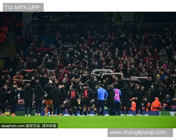 欧联杯精彩对决那不勒斯大胜多特蒙德红牌事件引发全场热议