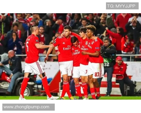 本菲卡逆袭国米3-0胜利引发争议判罚全场沸腾 本菲卡逆袭国米3-0胜利引发争议判罚全场沸腾