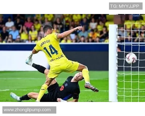 中超激战:多特蒙德逆转巴黎圣日耳曼引发争议判罚全场沸腾 中超激战:多特蒙德逆转巴黎圣日耳曼引发争议判罚全场沸腾