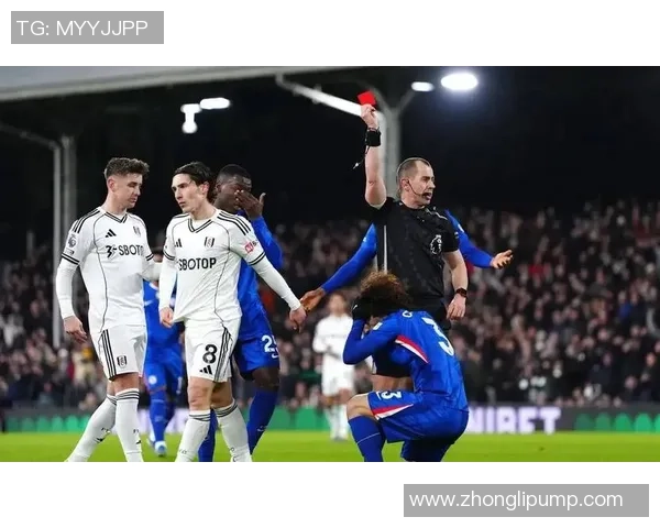 德甲激战:里昂与切尔西鏖战至平局红牌事件引发全场热议 德甲激战:里昂与切尔西鏖战至平局红牌事件引发全场热议