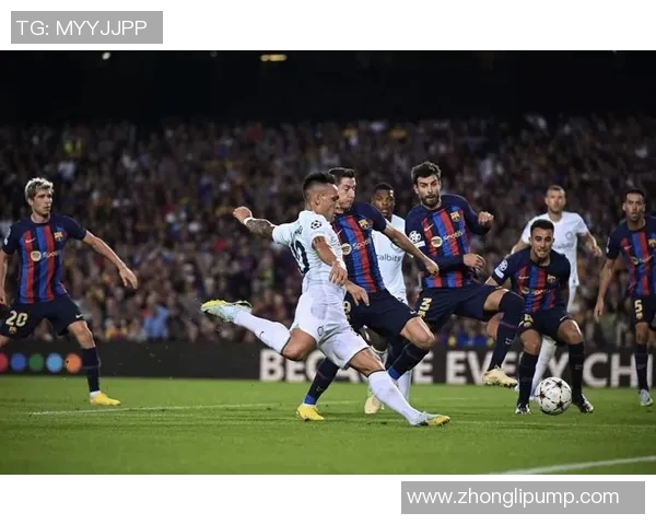 意甲焦点战国米大胜巴萨点球争议引发全场热议