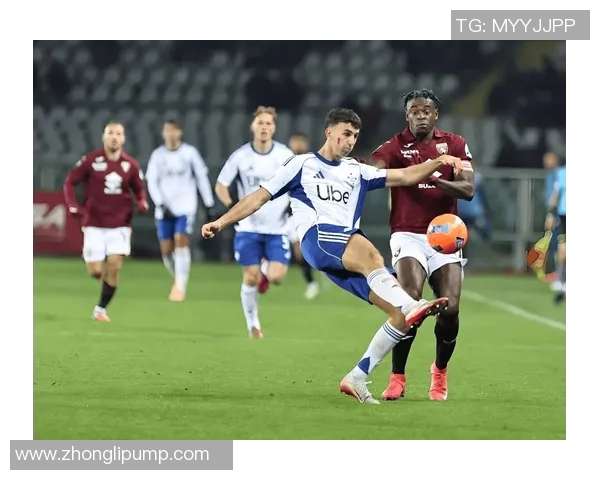 国王杯精彩对决AC米兰与曼联战成平局引发全场热议