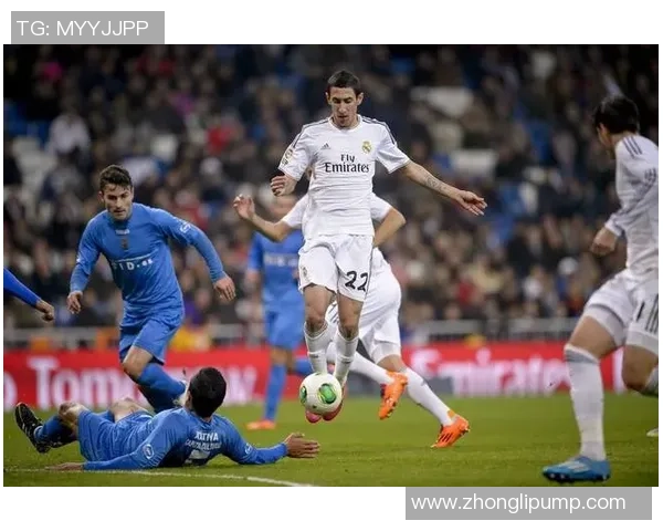 欧冠激战：本菲卡逆转巴黎圣日耳曼乌龙球成比赛转折点精彩集锦