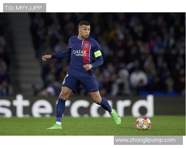 中超热刺与巴黎圣日耳曼激战成平局补时进球引发全场狂欢