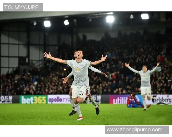 世界杯精彩对决巴萨逆转里昂引发转会风波与球迷热议