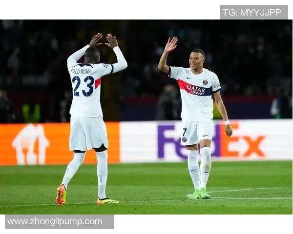 意甲赛场惊现冷门曼联大胜巴黎圣日耳曼引发全场轰动