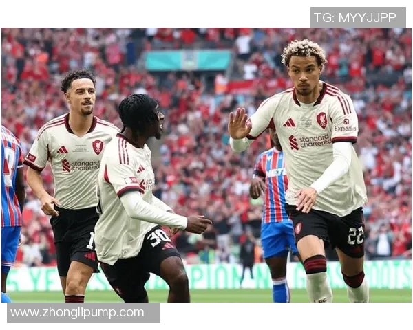 利物浦在友谊赛中以点球大战战胜曼联引发历史冷门全场沸腾